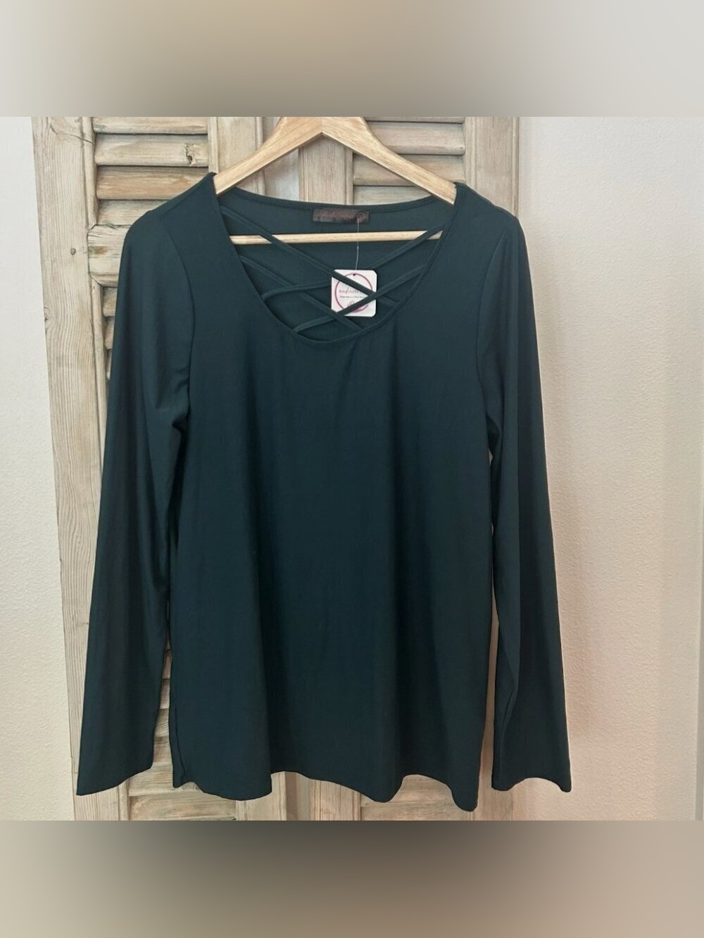 🍦Classic Long-Sleeve Crisscross Neck Top - Black